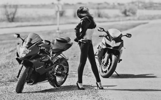 motosikletli kızlar (12)