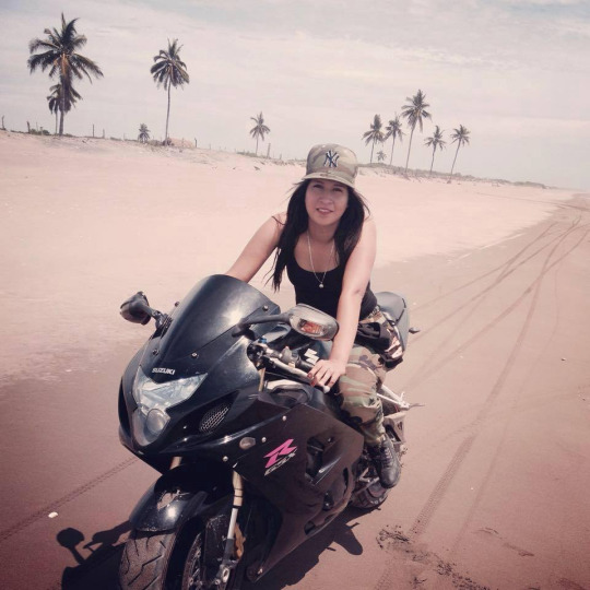 motorcu kız (1)