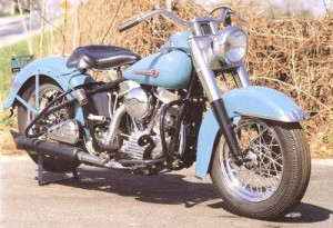 1949_Harley-Davidson_FL_Hydra-Glide_Right-Front-300x205