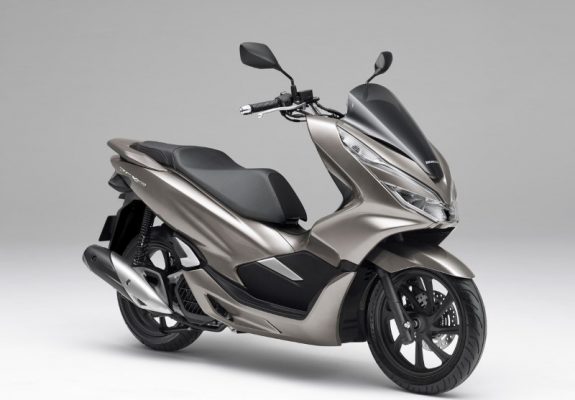 honda pcx150 abs scooter 3