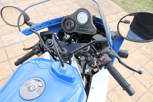 010816-suzuki-gsx-r750-1985-img_1905-copy-583x389