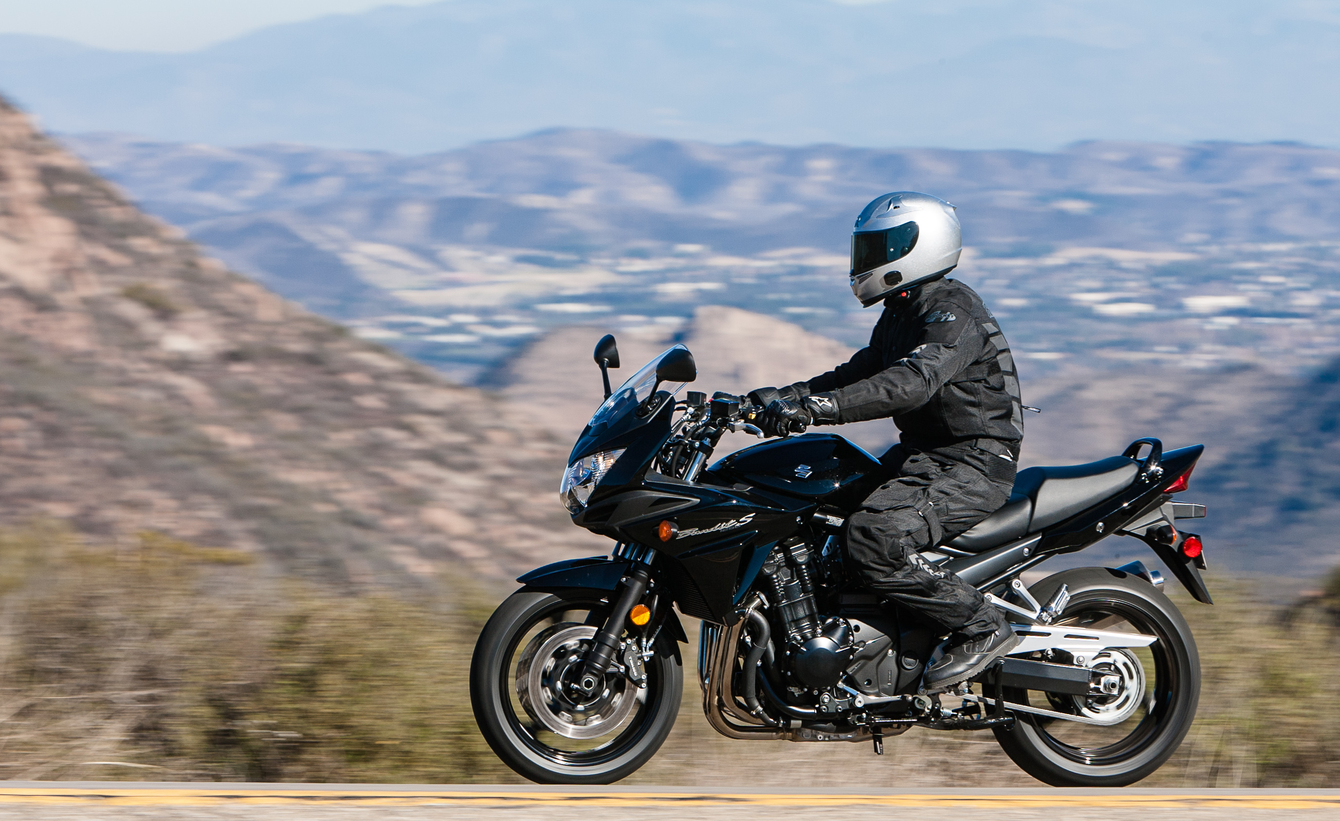Suzuki-Bandit-1250S-3383