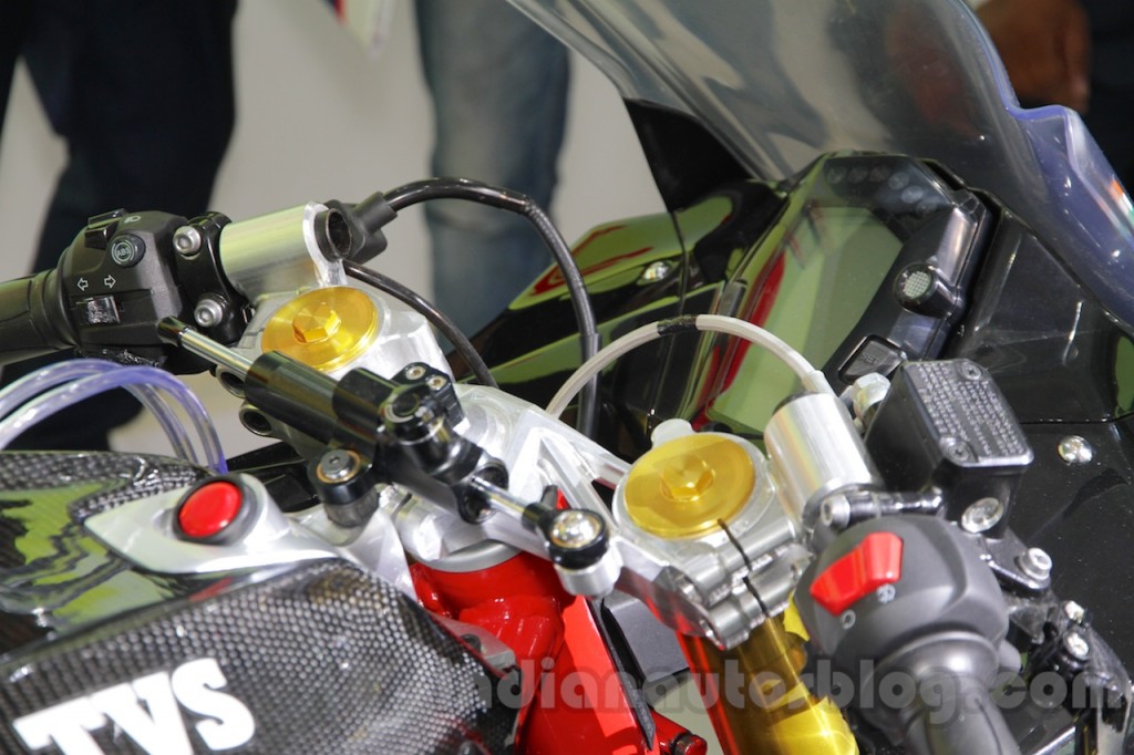 TVS-Akula-310-Racing - 2016 (6)