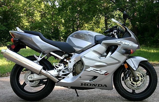 CBR 600F (2000-2007) 1