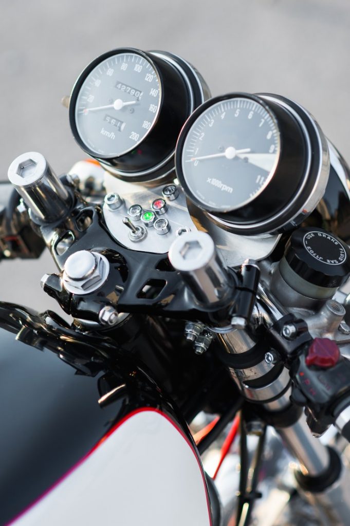 Honda-CB550-Cafe-Racer-4-740x1112