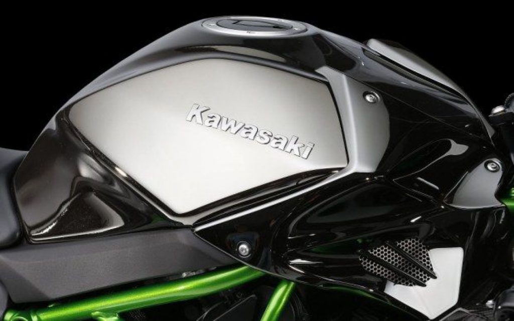 kawasaki-ninja-h2r-2015-04