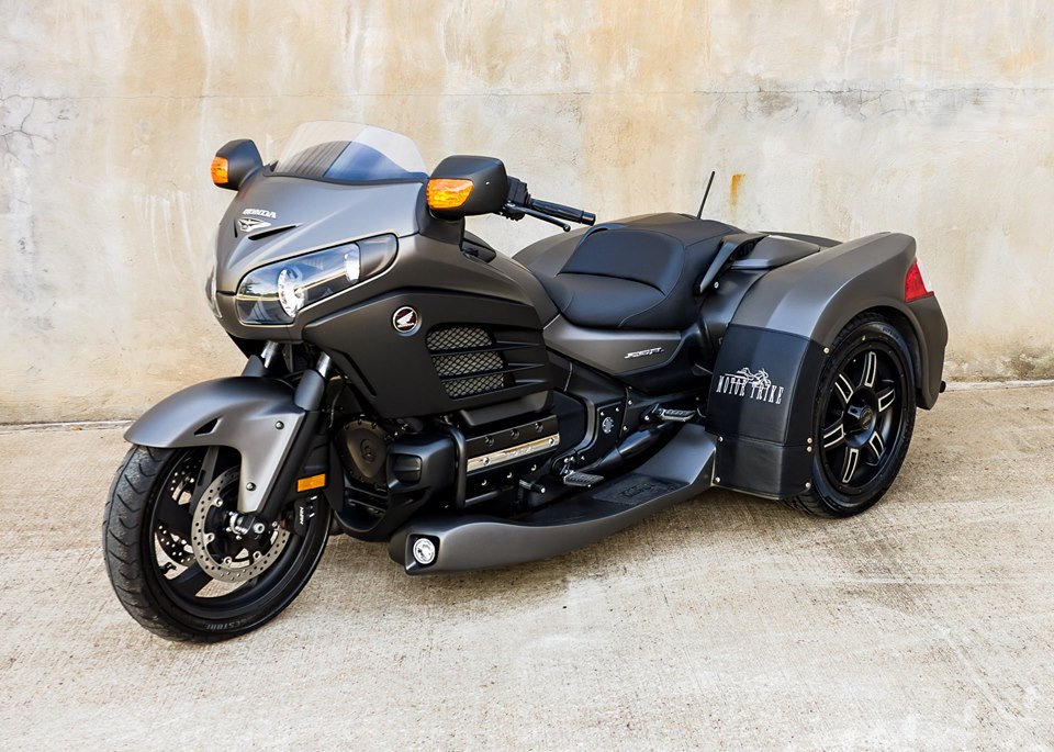 honda-gold-wing-f6b-on-capraz