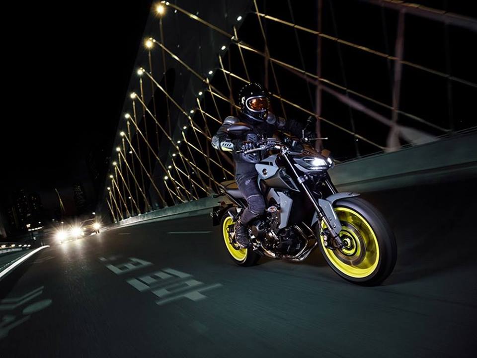 yamaha-mt-09-2017-10
