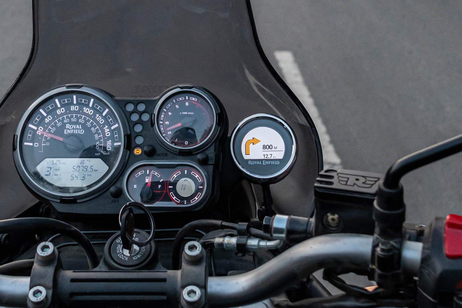 2022-Royal-Enfield-Himalayan_Tripper-Nav