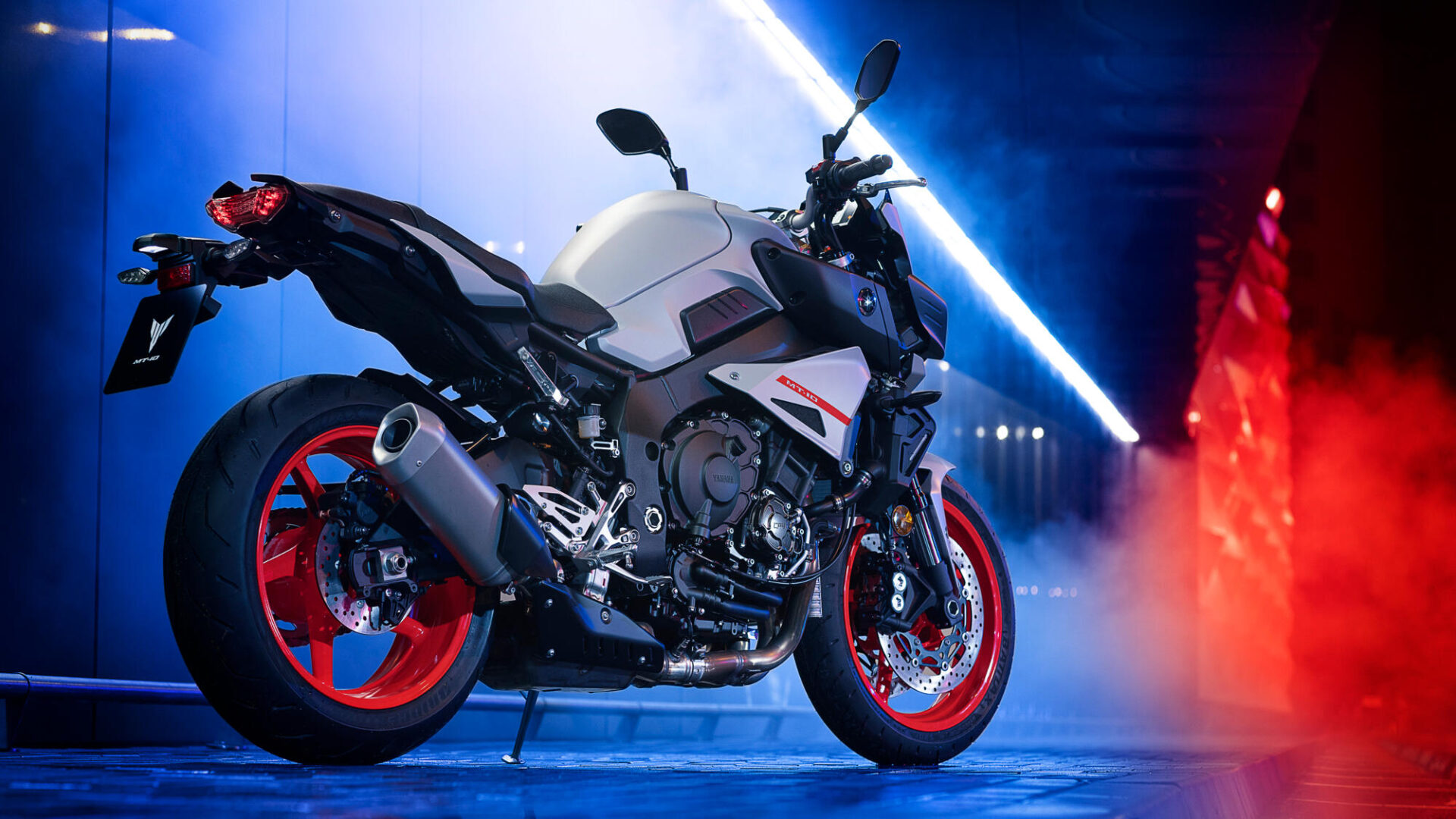 2022 Yamaha MT-10 yandan