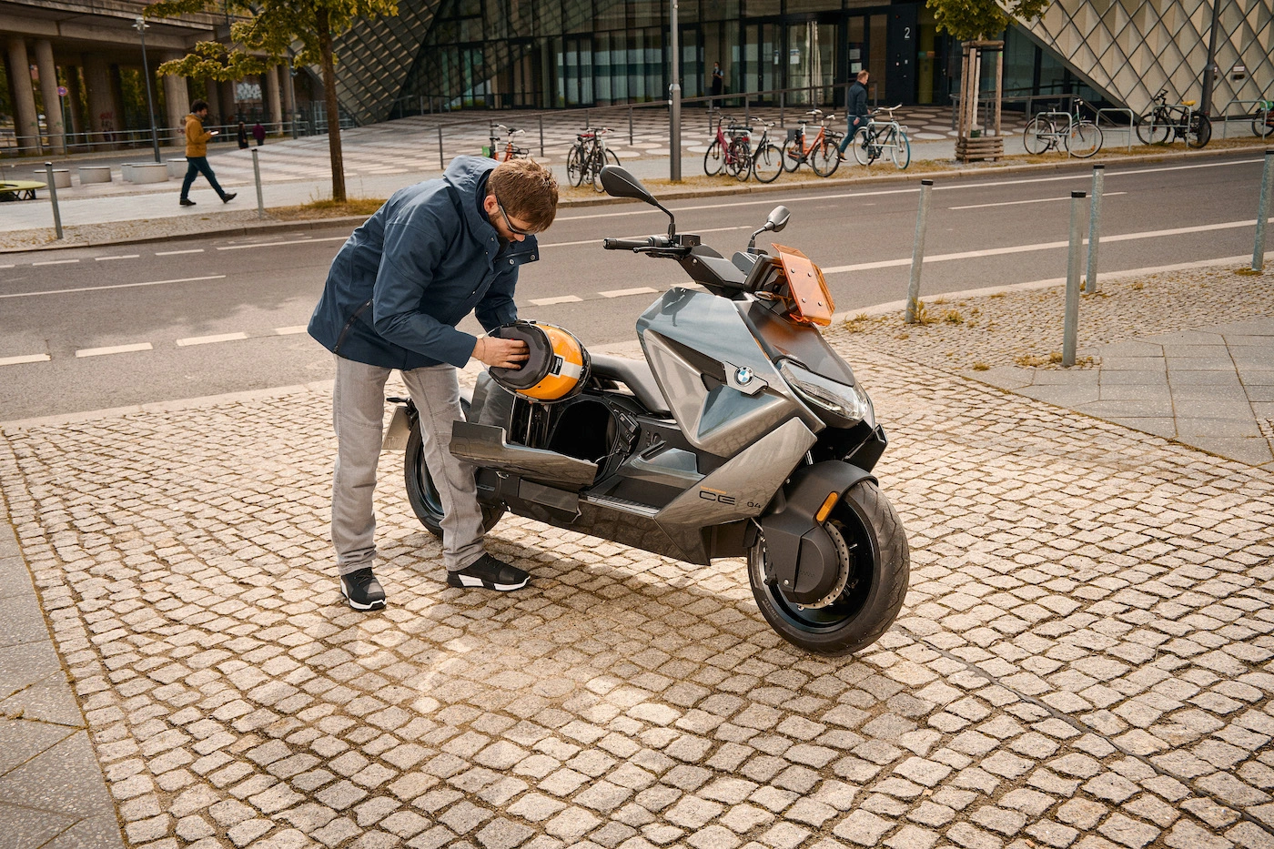 bmw-ce04 s&uuml;r&uuml;c&uuml;