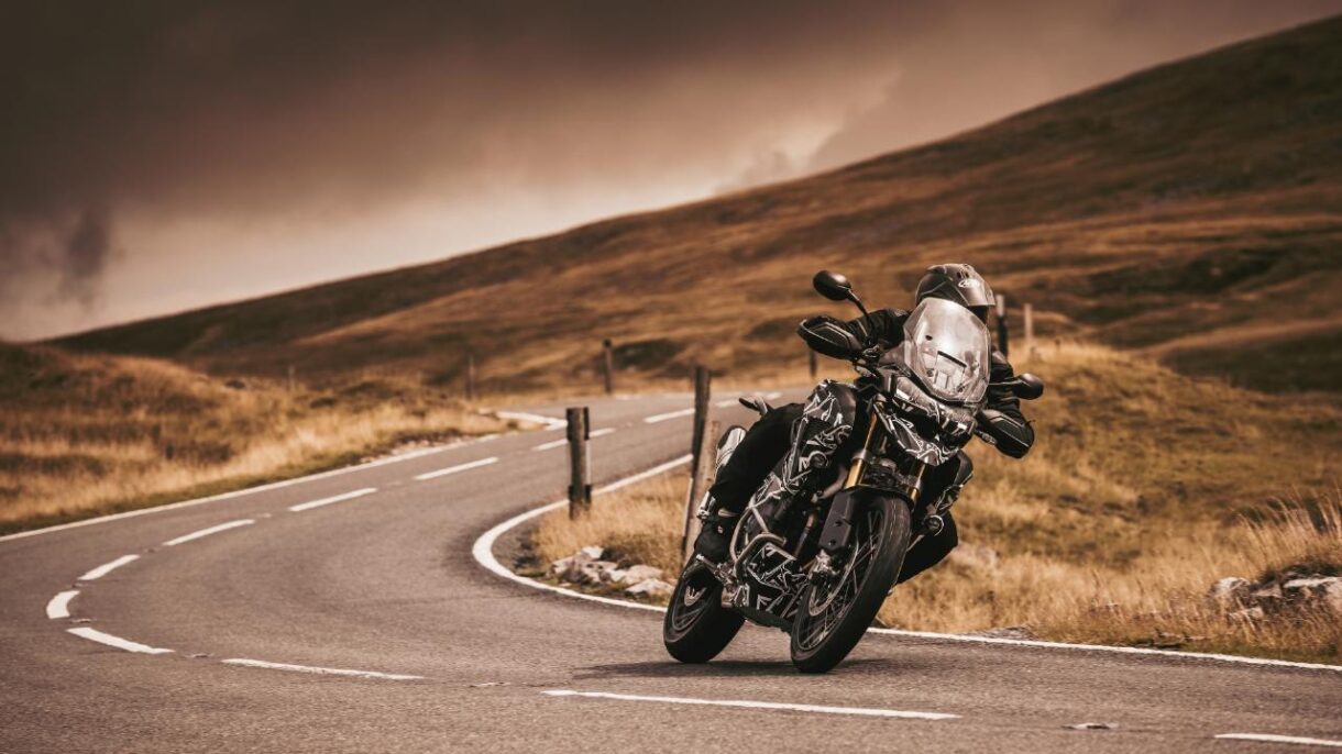 triumph-tiger-1200-right-front-three-quarter1