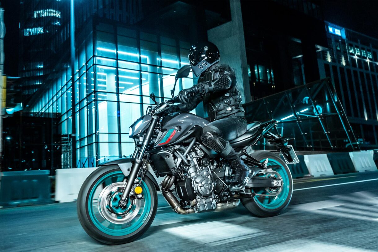 yamaha-mt-07-cyan-storm2