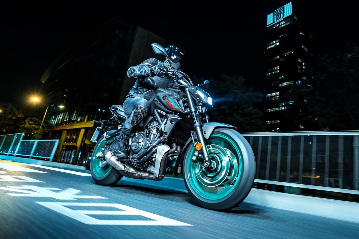 yamaha-mt-07-cyan-storm3