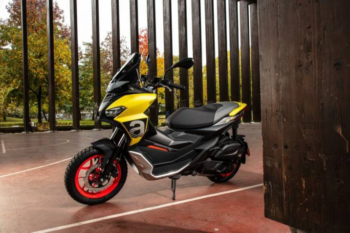 2022 Aprilia SR GT 200
