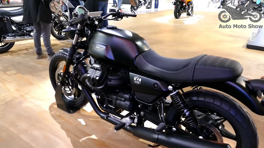 2022 Moto Guzzi V7 Stone