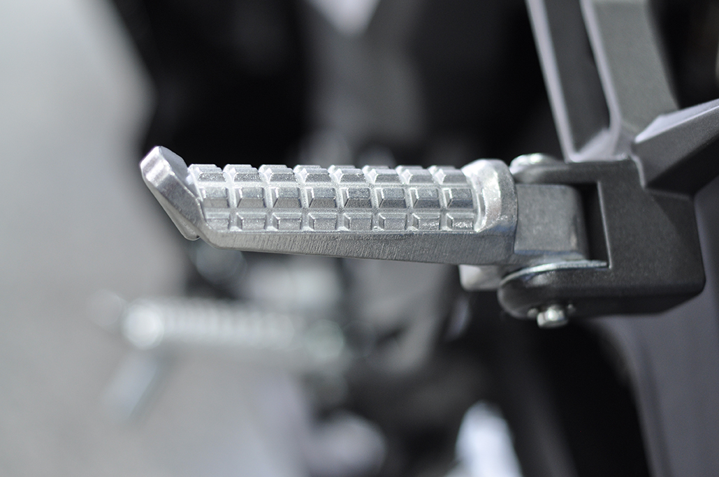 Yuki GP-1TARO 250R peg