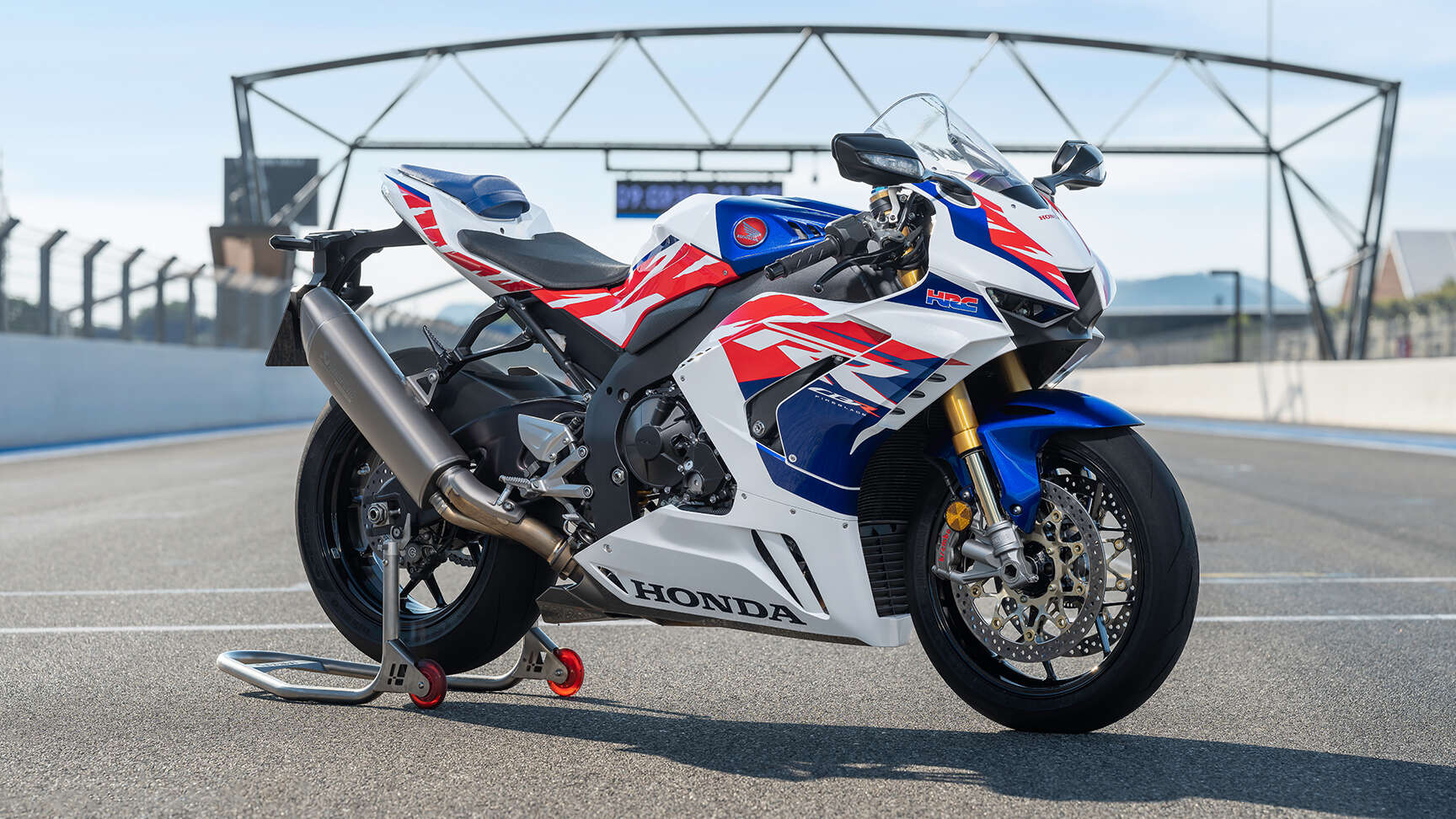 2022-honda-cbr1000rr-r-fireblade-sp