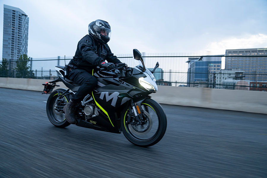 2022 CF Moto 300SS