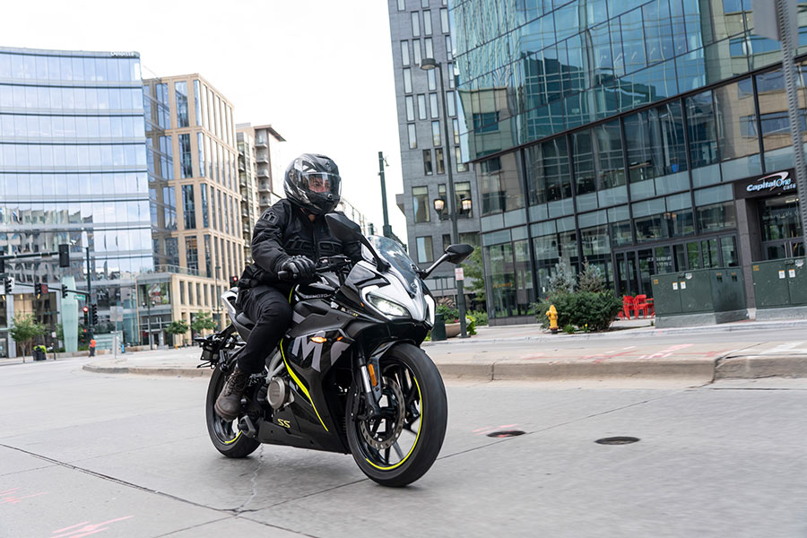 2022 CF Moto 300SS