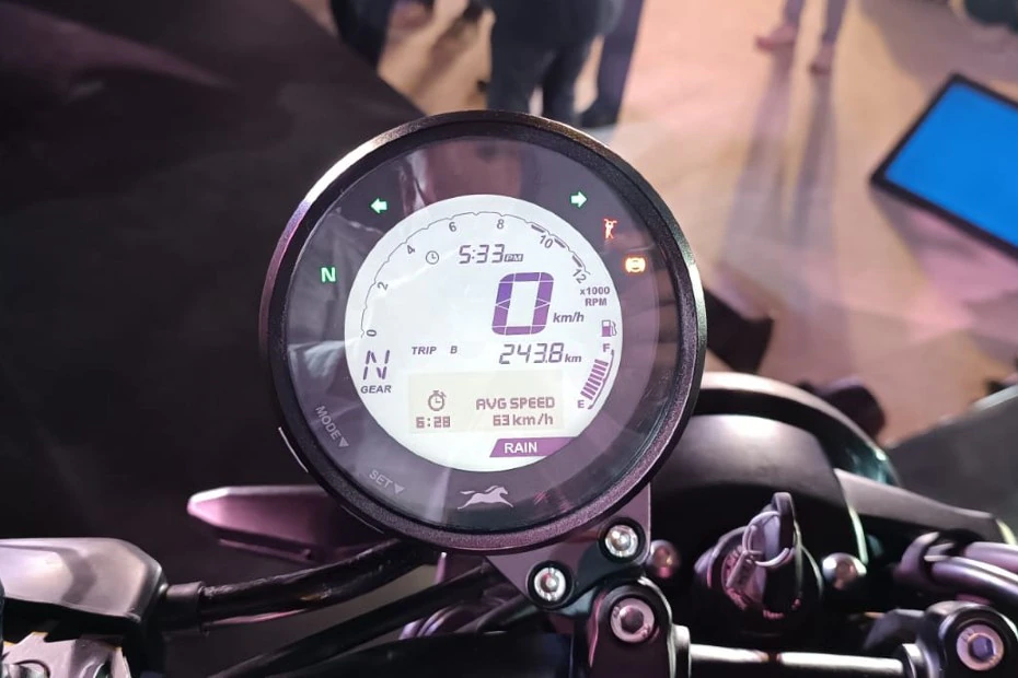 TVS Ronin 225cc Piyasaya S&uuml;r&uuml;ld&uuml;