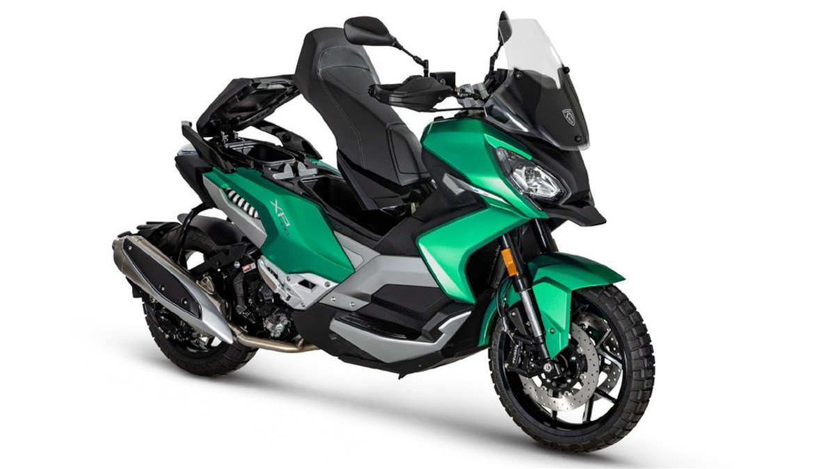 Peugeot ADV scooter&nbsp;XP400