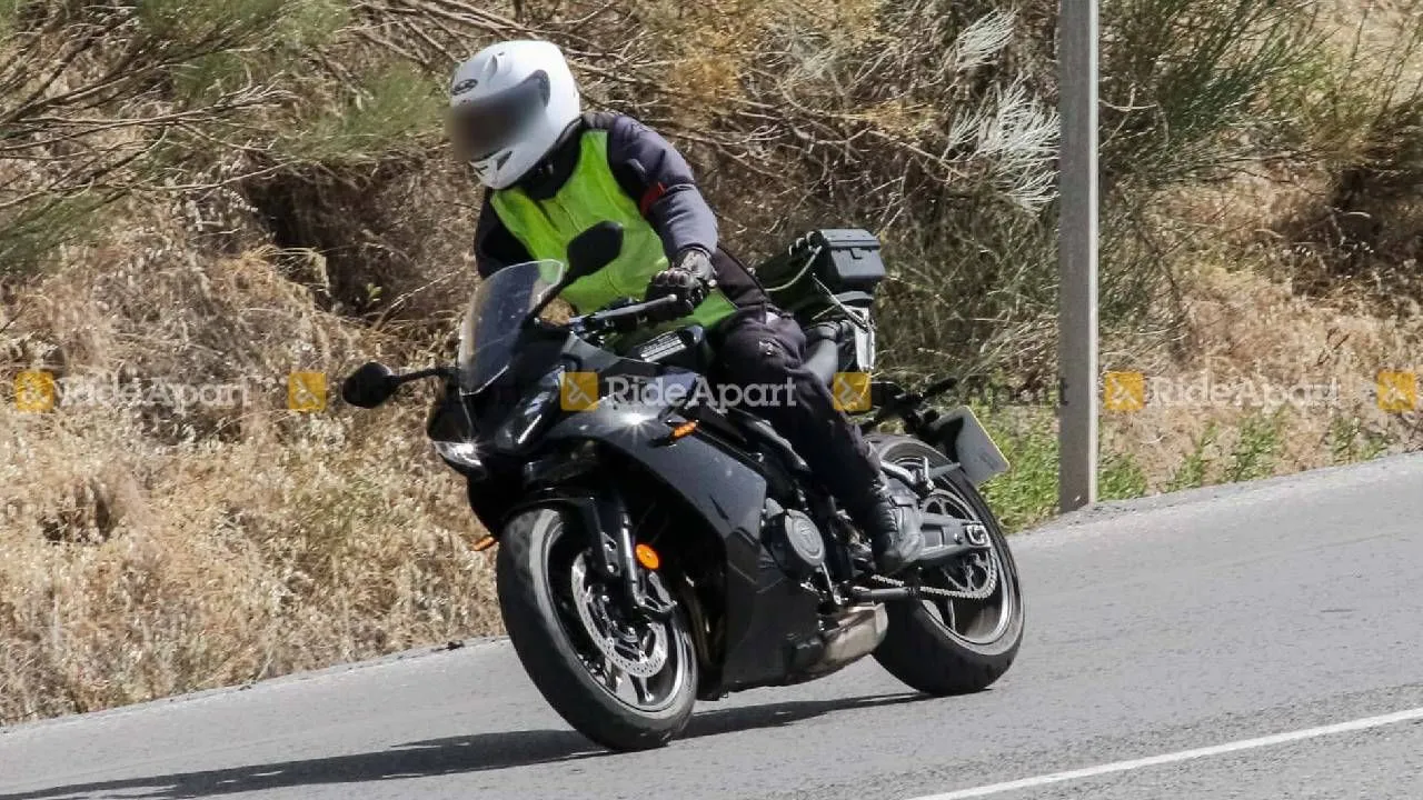 Triumph Daytona 660 Saklandığı Yerden &Ccedil;ıktı