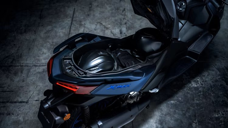 xmax 300 sele altı saklama alanı