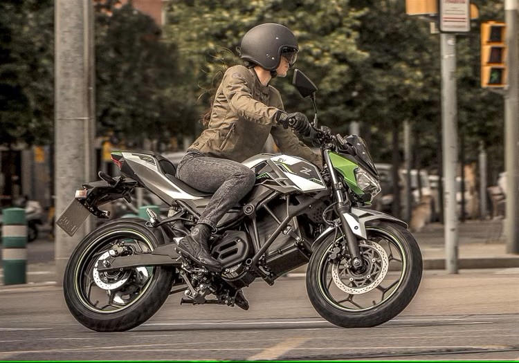 2024 Kawasaki Ninja e-1 ve Z e-1 Geliyor