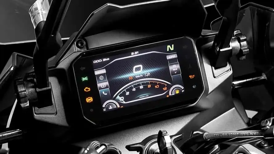 2024 CFMoto 700MT tft ekran