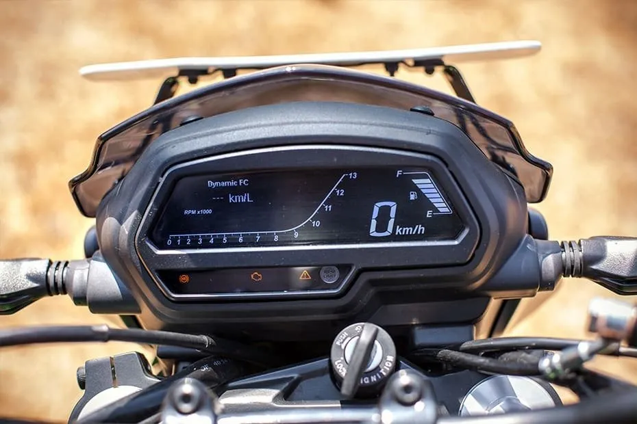 2024 Bajaj Dominar 400, led panel