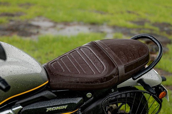2024 TVS Ronin 225, sele