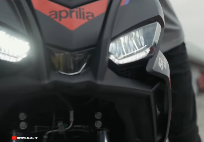 2023 APRILIA SR GT 125 far