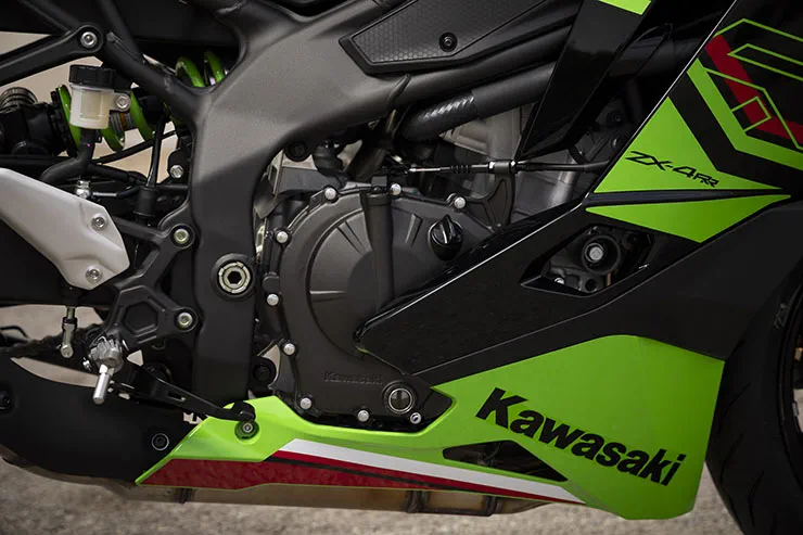 2024 Kawasaki Ninja ZX-4RR motor