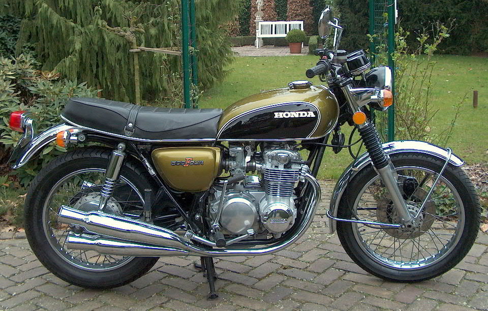 498 cc (30,4 cu in&ccedil;), hava soğutmalı, 8 valfli, SOHC , enine sıralı d&ouml;rt motosiklet