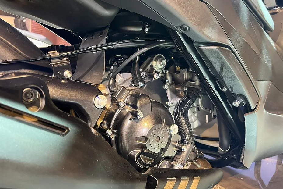 BOSCH EFI SİSTEMİ
En yeni Bosch EFI sistemi, far kontrolü, fan kontrolü, yakıt ekonomisi ve çalışma kalitesinin kapsamlı bir optimizasyonunu sağlar ayrıca spor ve yakıt tasarrufu modu gibi işlevleri entegre eder.