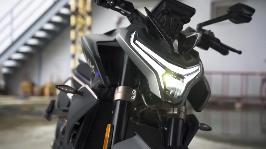 2024 CFMoto 800NK GP, En G&uuml;&ccedil;l&uuml; Model olarak yolların yeni yarış&ccedil;ısı modelinde piyasaya giriyor.