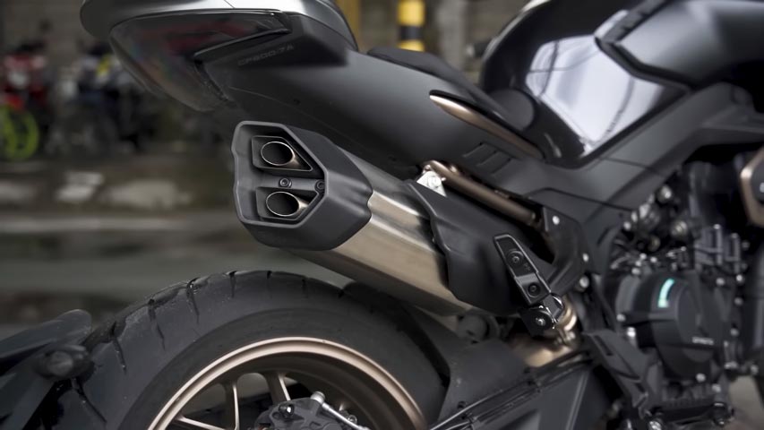 2024 CFMoto 800NK GP, En Güçlü Model olarak yolların yeni yarışçısı modelinde piyasaya giriyor.
