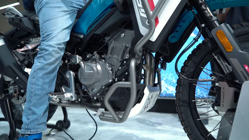 2024 CFMOTO 450MT, Motor