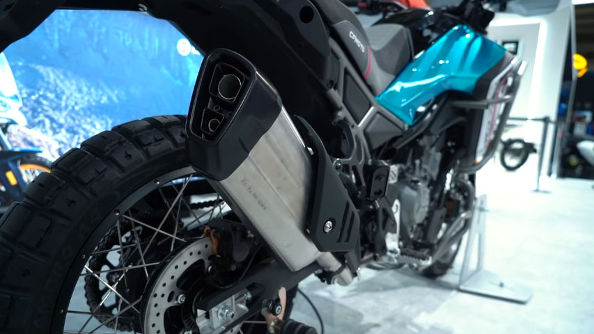 2024 CFMOTO 450MT, egzoz