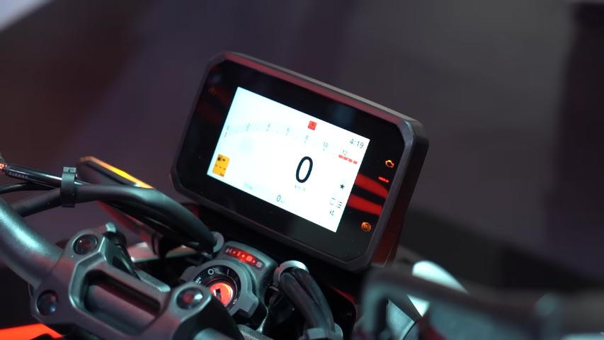 2024 Honda CB1000 Hornet, tft led color