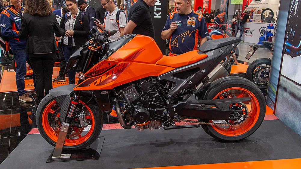 2024 KTM 990 Duke, İnanılmaz Güçlü Motor