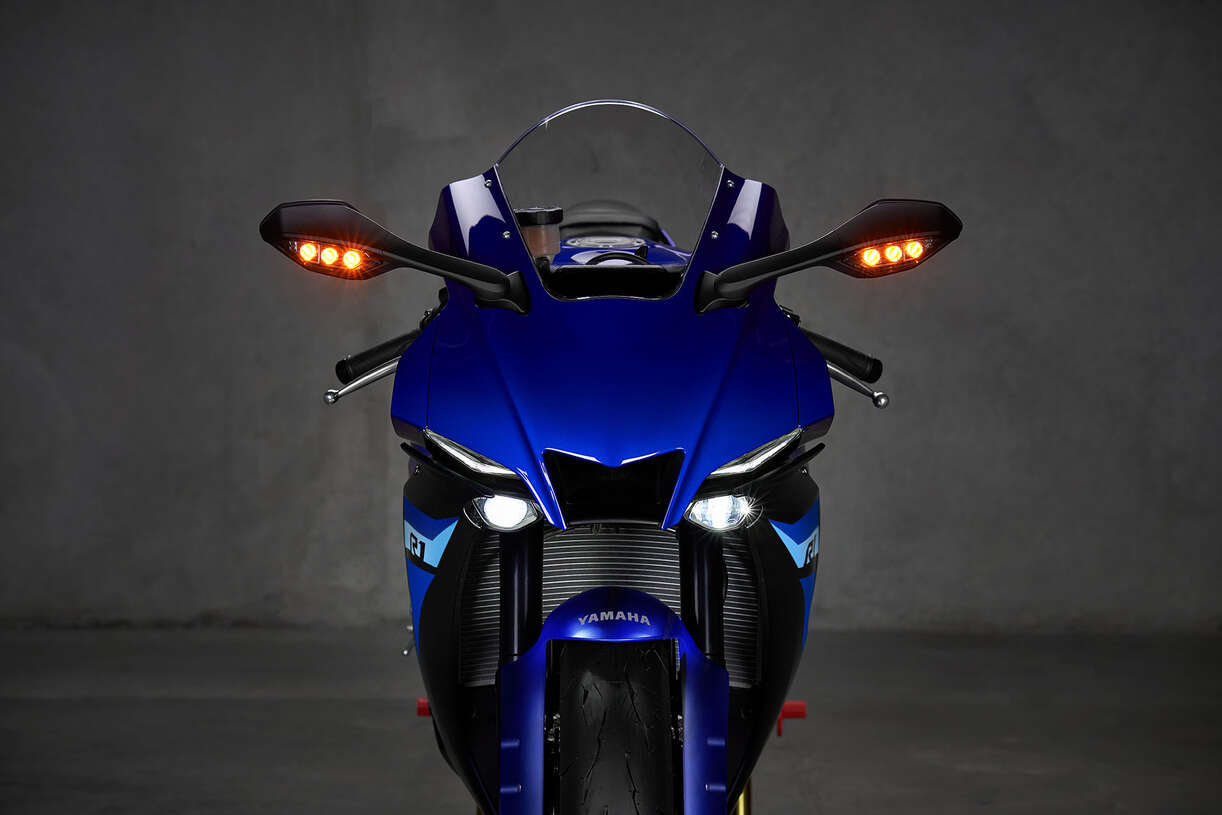 2024 YAMAHA R1, S&uuml;per G&uuml;&ccedil; Geliyor