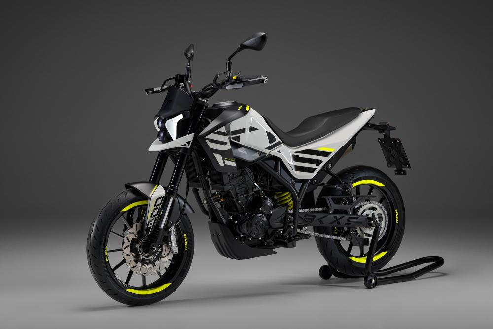 Benelli, BKX 300 ve BKX 300 S ile Başlangıç Seviyesi Modellerini Sunuyor