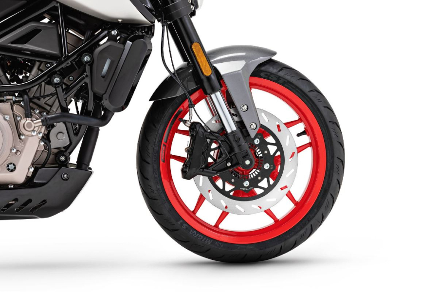 2024 Keeway V302N, 298cc'lik Streetfighter