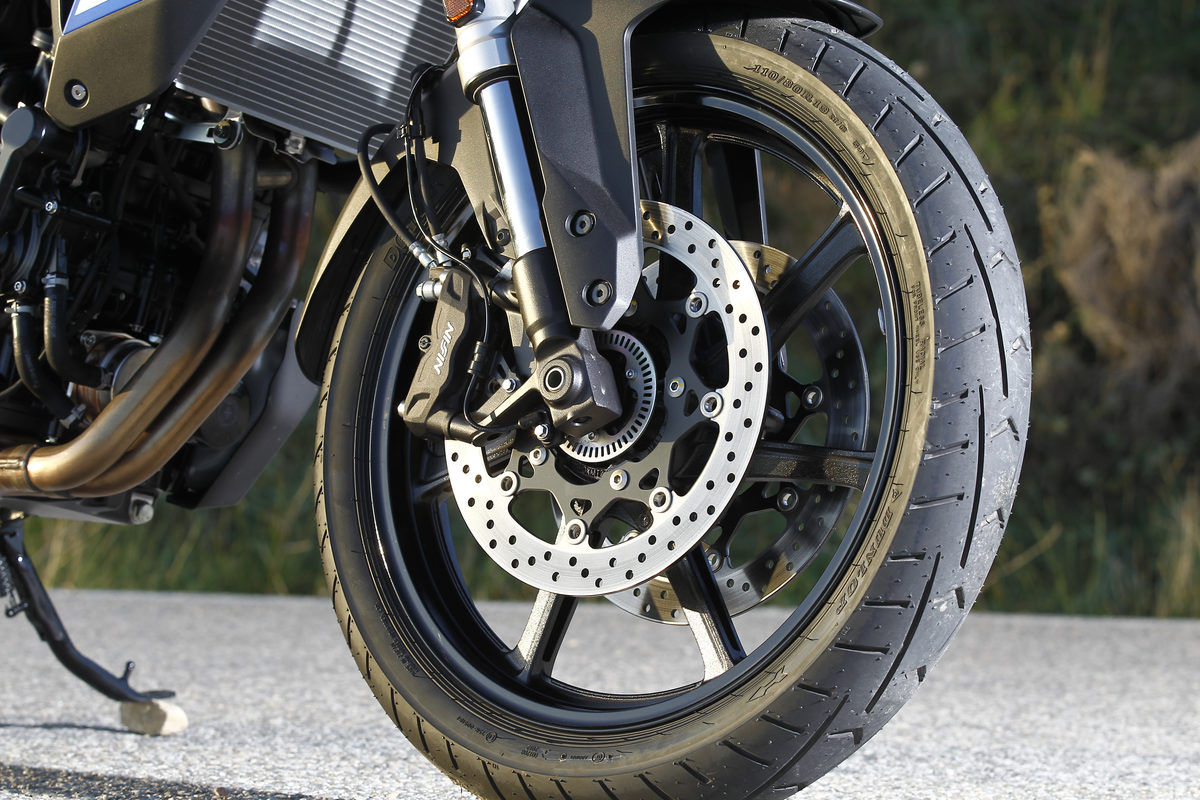 Suzuki V-Strom 800 TECH teker