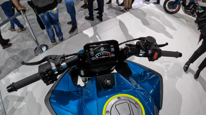 2024 CFMOTO 125 NK tft ekran