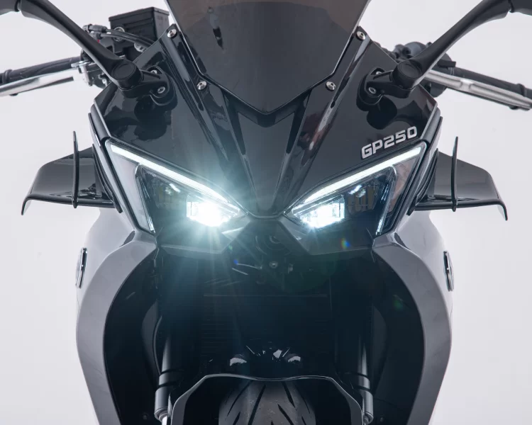 2023 Arora GP250, far
