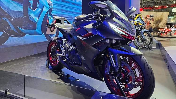 Japonlarla Rekabeti Amaçlayan Zontes 703 RR