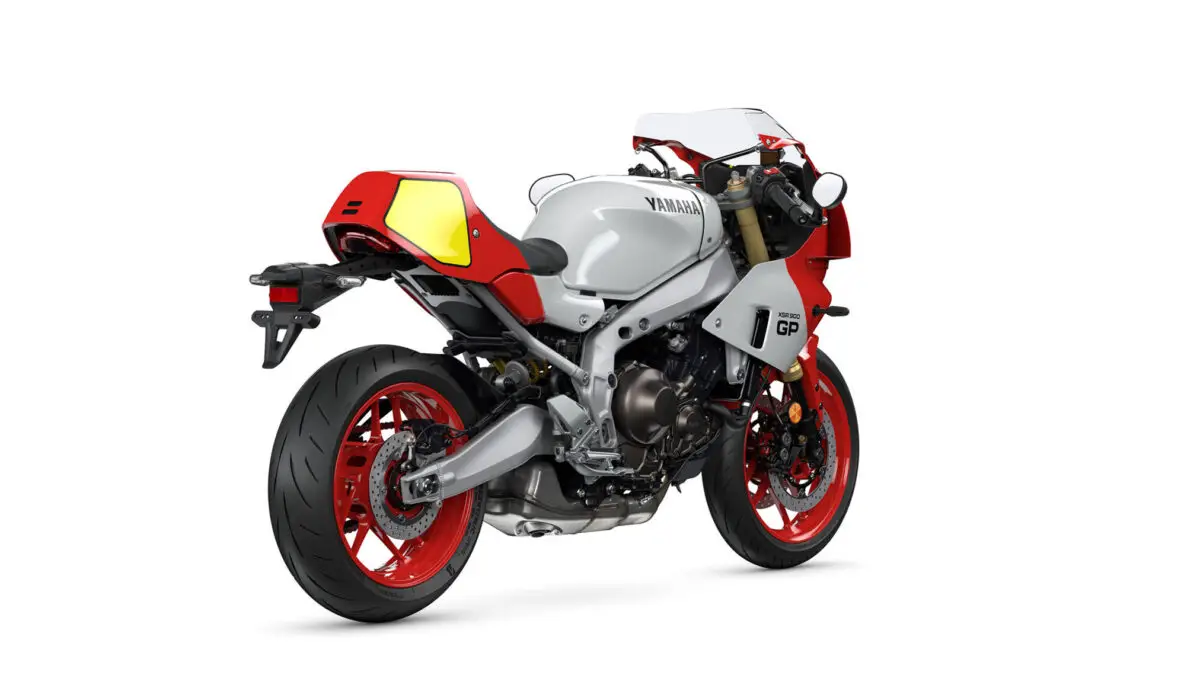 2024 Yamaha XSR900GP'nin Klasik Tarzına Aldanmayın